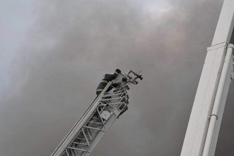 Фоторепортаж с места крупного пожара в Самаре