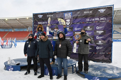 Дмитрий Азаров наградил тольяттинского гонщика, завоевавшего серебро на ЧМ по спидвею