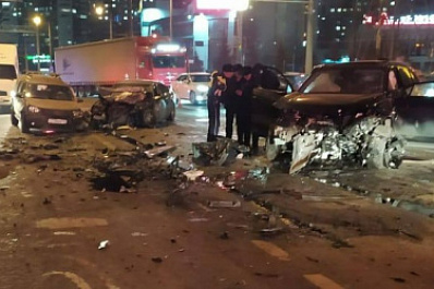 В Самаре 10 февраля около автовокзала в массовом ДТП погиб мужчина