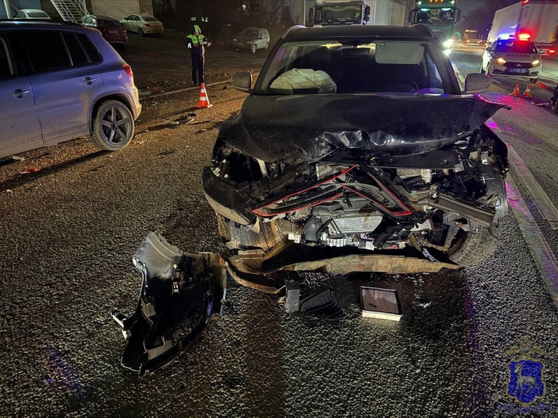 Столкнулись четыре авто: в Самаре 25 ноября в массовой аварии пострадали два человека 