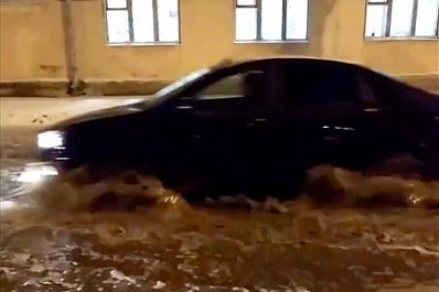 В Самаре затопило улицу Митирева