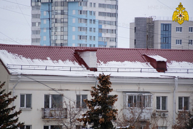 В Самаре на девочку с крыши упала наледь