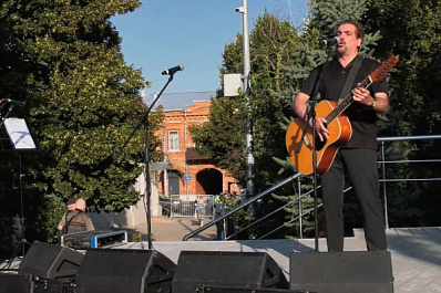 45-летие памяти Высоцкого Самара отметила фестивалем "Волга песни слышала"