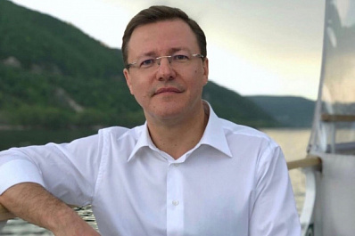 Дмитрий Азаров поздравил жительниц Самарской области с Международным женским днём