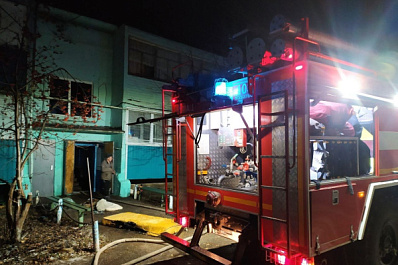 Бабушка погибла, а трое детей оказались в больнице из-за пожара в квартире в Самарской области