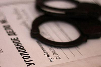 Грабитель ворвался в дом к пенсионерке и угрожал ей ножом