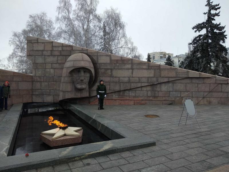 Виктор Кудряшов возложил цветы к Вечному огню