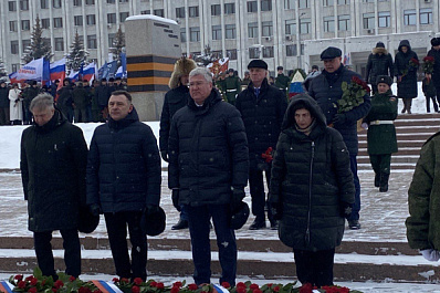 В Самаре состоялась торжественная церемония возложения цветов в память о защитниках Отечества