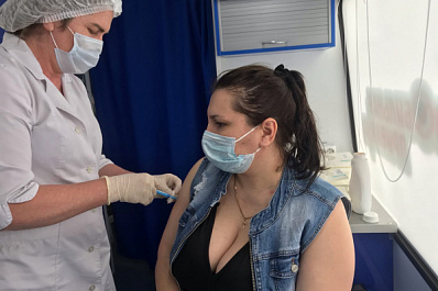 Российский вирусолог напомнил о важности вакцинации во время пандемии