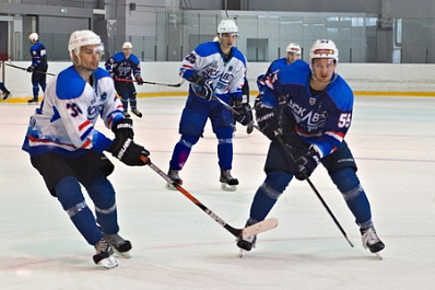 Земляки в Самарской области сыграют в хоккей без зрителей 