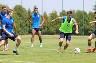 В Самаре матч "Крылья Советов" - "Урал" пройдет в закрытом режиме