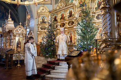 Митрополит Самарский и Новокуйбышевский в Крещенский сочельник провел Божественную литургию