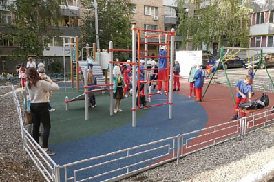 В Самаре на улице Молодогвардейской открылась детская площадка