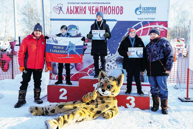 Соскучились по снегу: в Камышле провели первую лыжную гонку сезона