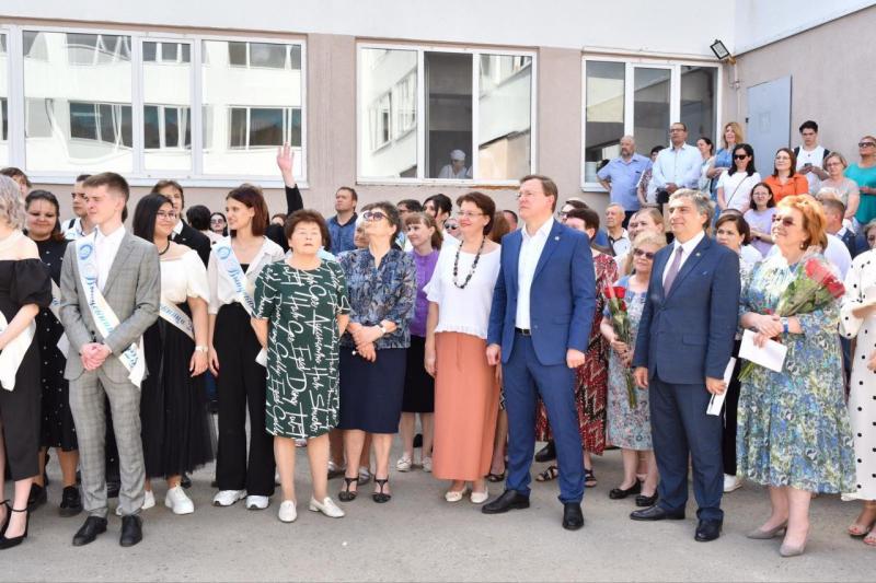 Главная новость: губернатор дал напутствие выпускникам самарских школ