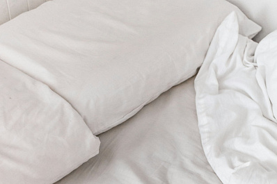 В постели с врагом: кто может жить в простынях и наволочках