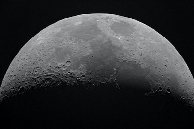 Российские ученые обнаружили на Луне запасы изотопов гелия