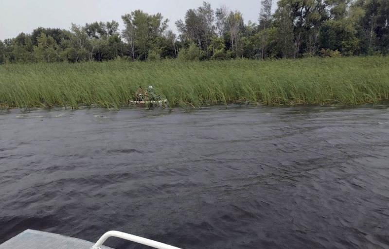 В Самарской области мужчину и женщину на сапе унесло сильным ветром