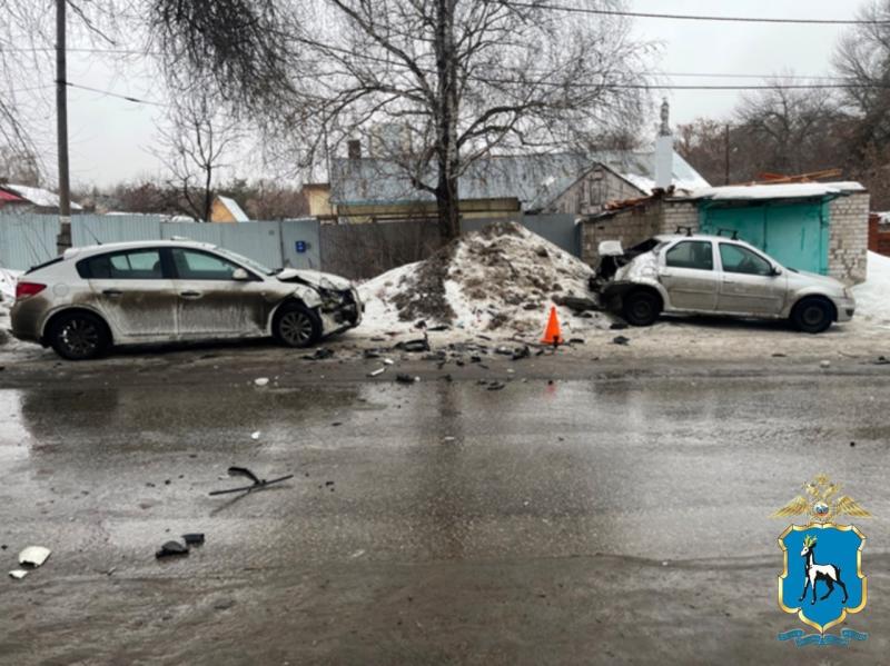 В Самарской области произошло массовое ДТП с тремя фурами