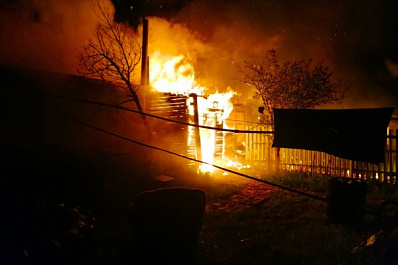 15 августа в Самарской области потушили дом с двумя квартирами
