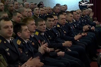 Дмитрий Азаров поздравил ветеранов и военнослужащих Тольятти с праздником