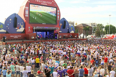 Фан-зона в Самаре во время матча Бразилия - Мексика раскалилась от страстей