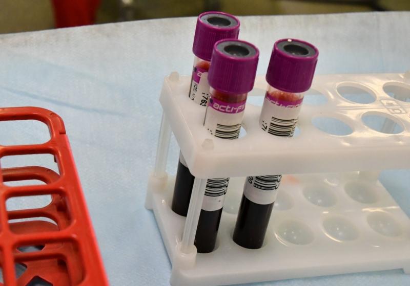 Медики Тольятти сдали плазму крови с антителами для пациентов с COVID-19 