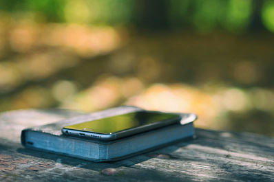 Юрист рассказал о новых правилах использования телефонов в школах