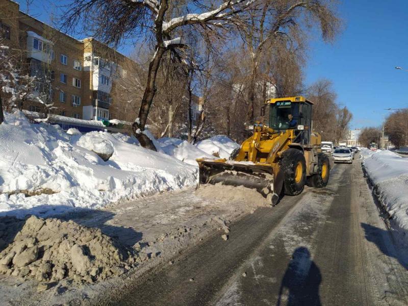 Быстро, эффективно, продуктивно: в Самаре службы благоустройства продолжают расчищать улично-дорожную сеть