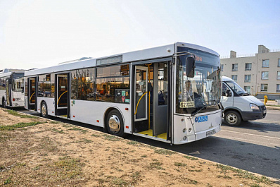 В Самаре в рейсы вышли 10 новых трехдверных автобусов
