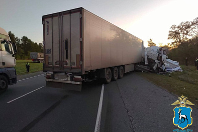 В Самарской области в ДТП с двумя грузовиками погиб человек