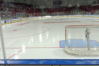 Хоккейная "Лада" начала сезон с поражения на домашнем льду