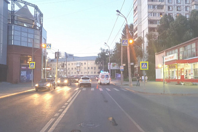 В Самаре на Коммунистической на переходе сбили девушку