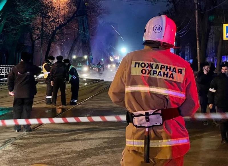 В Самарской области тушат пожар на территории нефтегазовой компании