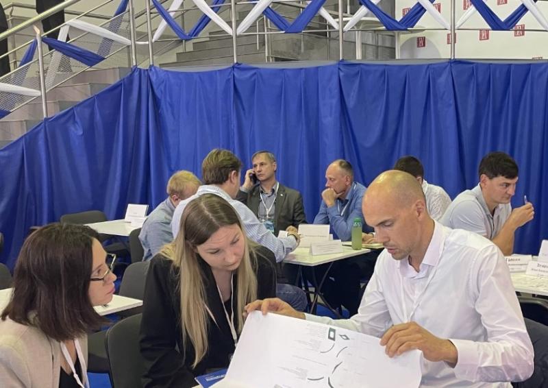 Малый бизнес и крупные компании обсудили сотрудничество на форуме "Промышленный салон"