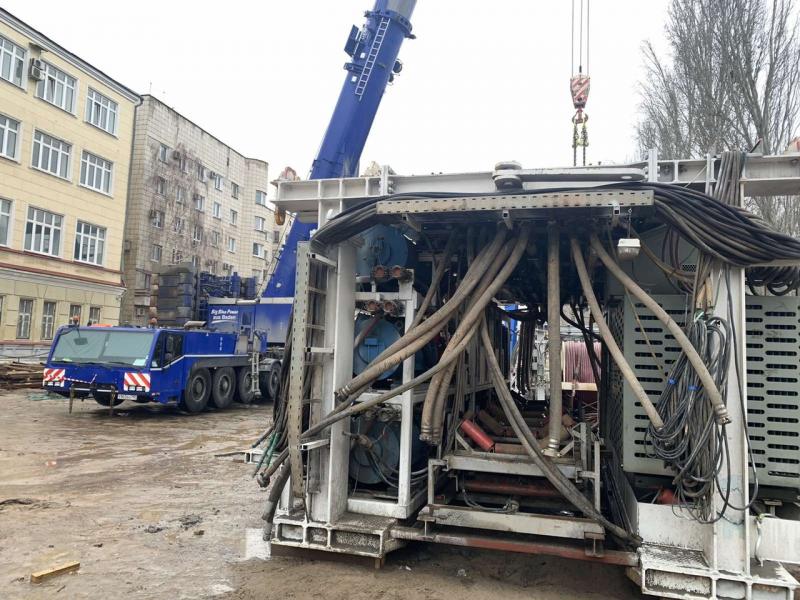 В Самару для строительства станции метро из Москвы перебазировали высокотоннажный кран