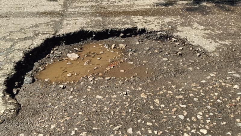 В Самаре размыло внутриквартальные дороги из-за утечки воды