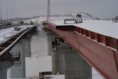 На мосту через Сок завершена надвижка пролетного строения