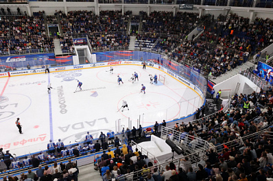 Первый домашний матч "Лады" после возвращения в КХЛ прошел при полном аншлаге