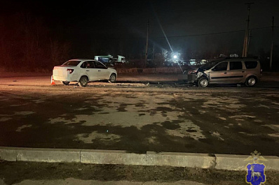 В Сызрани 59-летняя женщина на "Ларгусе" спровоцировала массовое ДТП