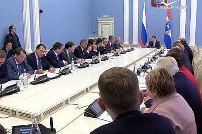 Дмитрий Азаров поручил главам муниципальных образований ускорить работы по благоустройству дворов