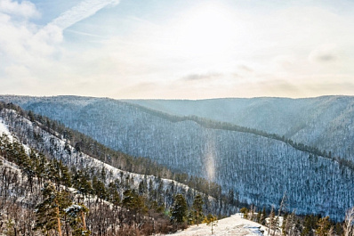 Со смотровой площадки "Морквашинского сада" можно увидеть Жигулевские горы 