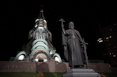 Дмитрий Азаров встретил Пасху вместе с земляками в Софийском соборе