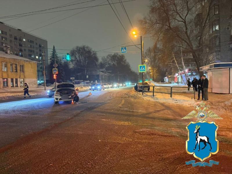 В Самарской области пьяный водитель на LADA Granta вылетел с трассы в поле