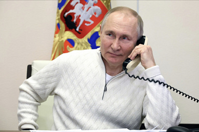 Владимир Путин исполнил мечты трех детей с благотворительной акции "Елка желаний"