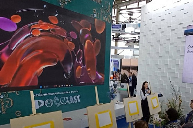 Гостей стенда Самарской области на выставке "Россия" знакомят с профессиями будущего