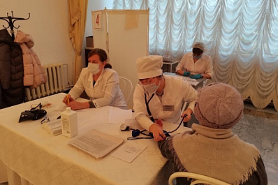 К полудню вакцинацию от COVID-19 в центре отдыха "Тольяттиазот" прошли 140 человек