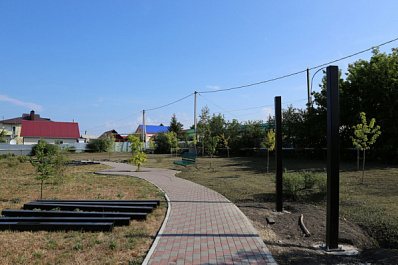 В Камышле стартовали работы по благоустройству территории около парка Победы 