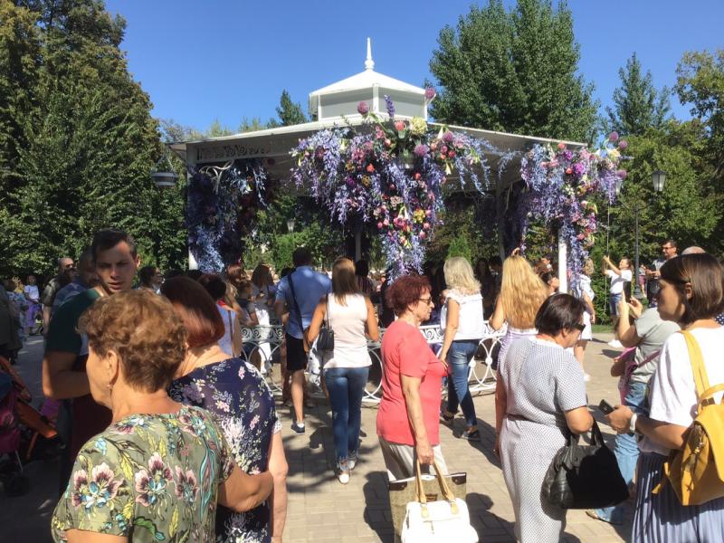 Карнавал, встреча с Васильевым и песни Шаляпина: в Самаре проходит "Фестиваль цветов"