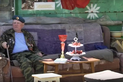 В Сызрани волонтеры Победы и юнармейцы провели "День добрых дел" у ветерана ВОВ